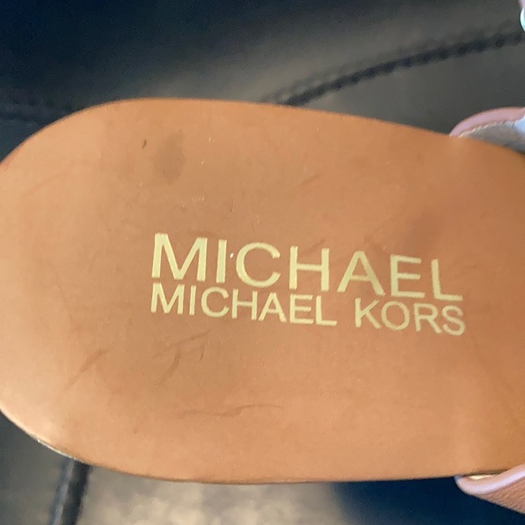 MICHAEL - Picture 3 of 4